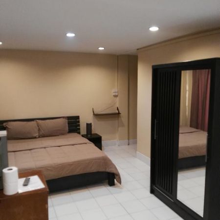 Jomtien Sunset Guesthouse Extérieur photo